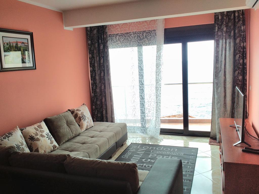 Apartment Sea Space Dobra Voda Exterior foto